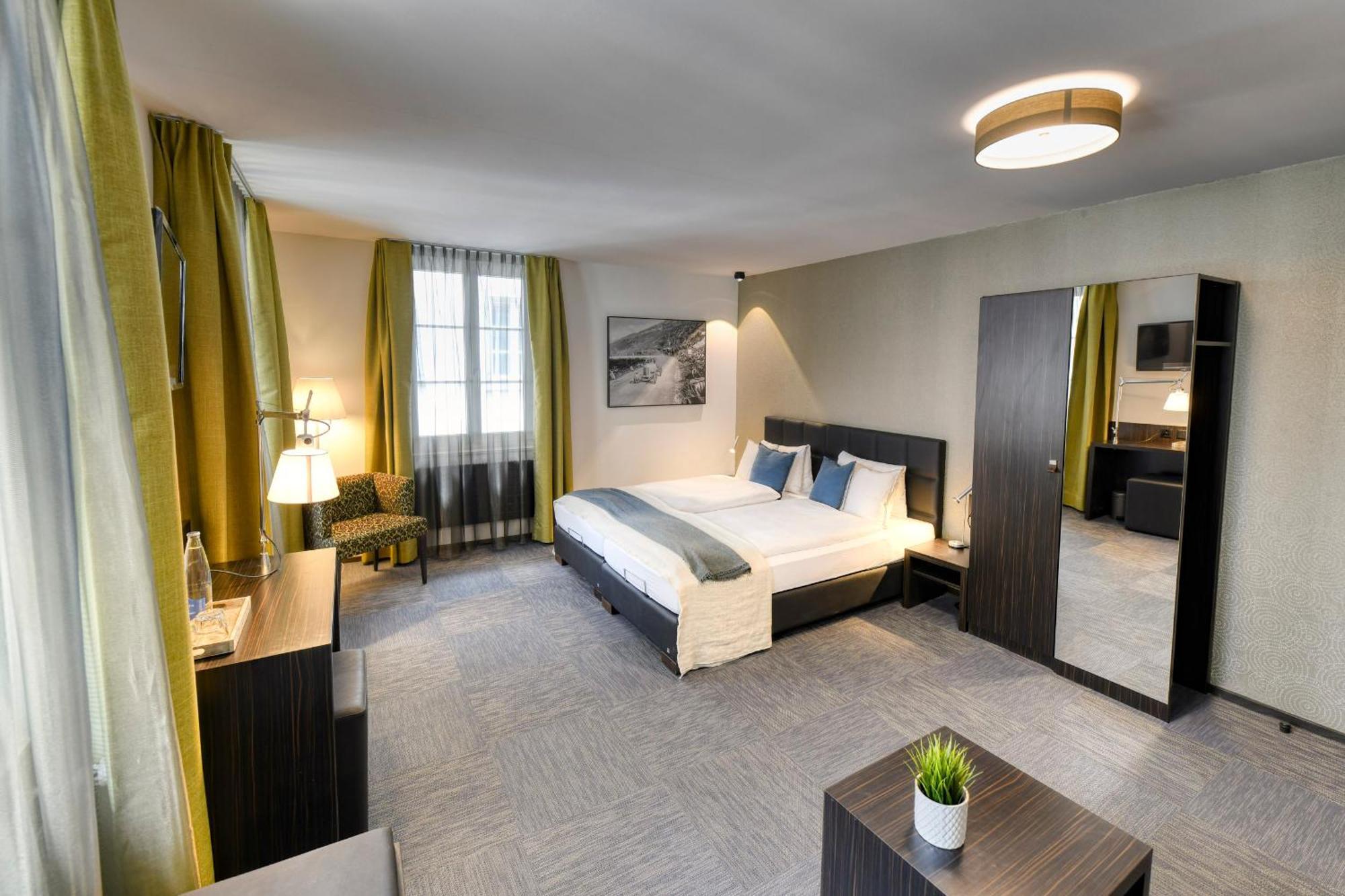 Boutique Hotel Reiser Altdorf Exterior photo
