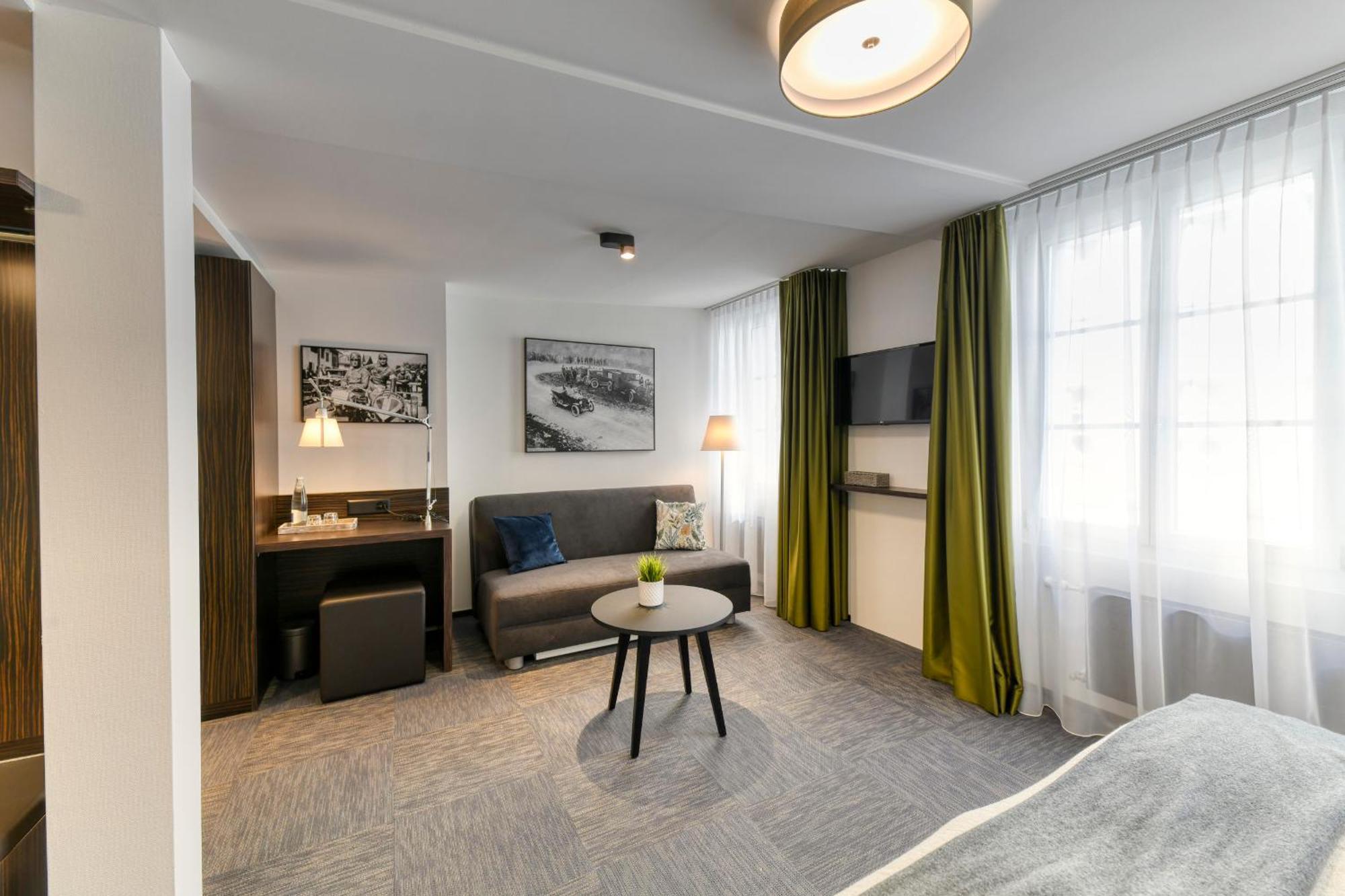 Boutique Hotel Reiser Altdorf Exterior photo